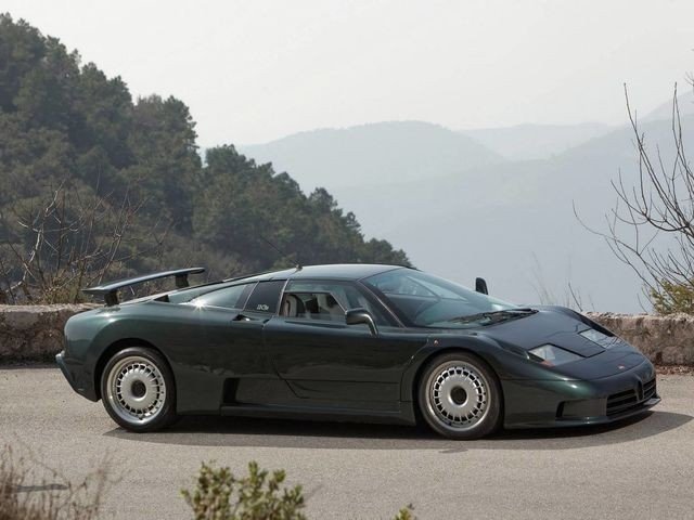 What size was the V12 fitted to the Bugatti EB110?