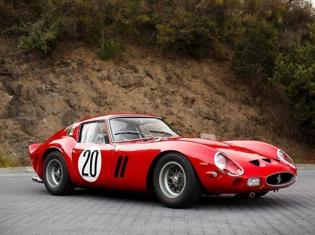 Who is credited for designing the legendary Ferrari 250 GTO?