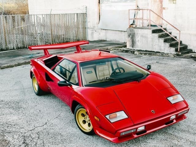 The Lamborghini Countach was the first production car to feature...?