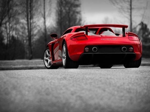 What displacement was the N/A V10 used in the Carrera GT?