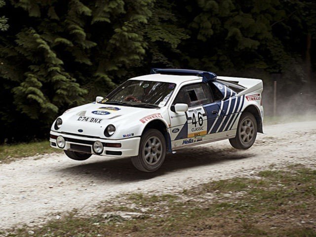 What manufacturer assembled the Ford RS200 at their factory?