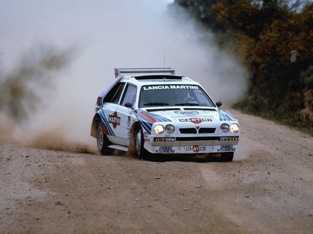 What engine was used in the iconic Lancia Delta S4?