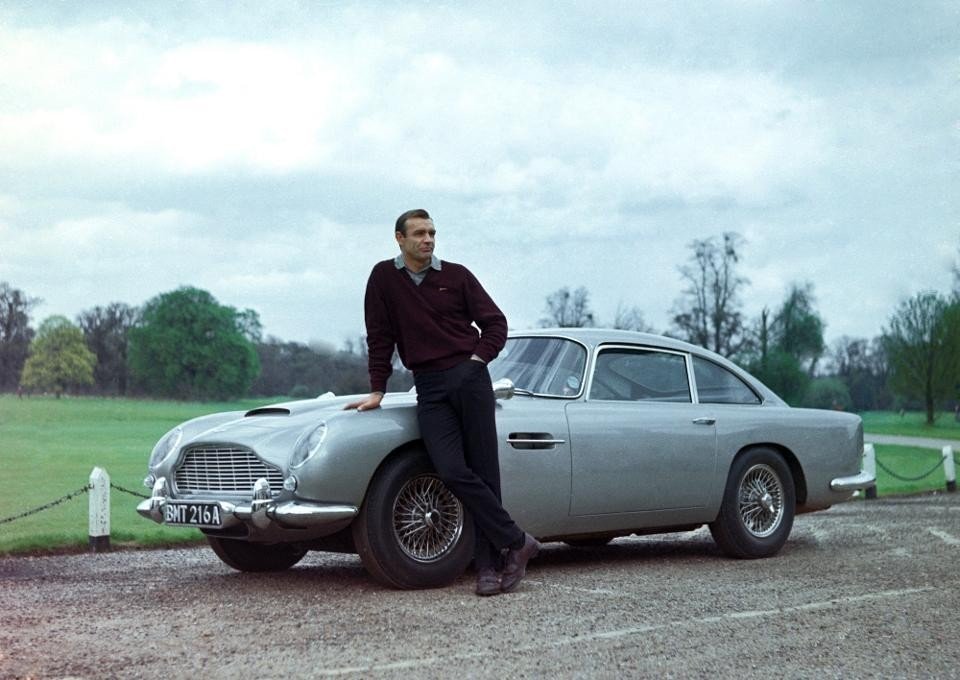 6 - Aston Martin DB5 - Goldfinger