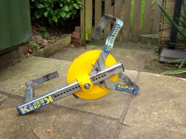 Tri Bar Type Wheel Clamp
