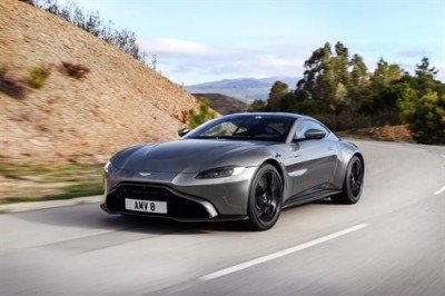 ASTON MARTIN VANTAGE AND DBS SUPERLEGGERA SCOOP TOP ACCOLADES AT MOTOR AWARDS 2018