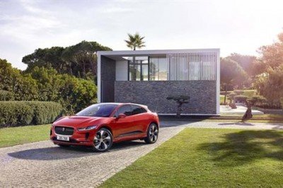 JAGUAR I-PACE TAKES CLEAN SWEEP WITH THIRD MAJOR UK TECH AWARD