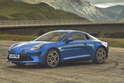 ALPINE A110 WINS ‘BEST PERFORMANCE CAR’ AT THE UK CAR OF THE YEAR AWARDS
