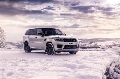 NEW RANGE ROVER SPORT HST ADDS STRAIGHT-SIX PERFORMANCE AND REFINEMENT