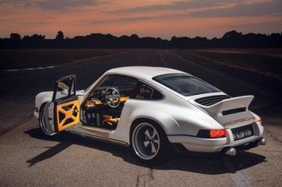 SINGER VEHICLE DESIGN MAKES DEBUT AT GENEVA INTERNATIONAL MOTORSHOW - DYNAMICS AND LIGHTWEIGHTING STUDY ON DISPLAY
