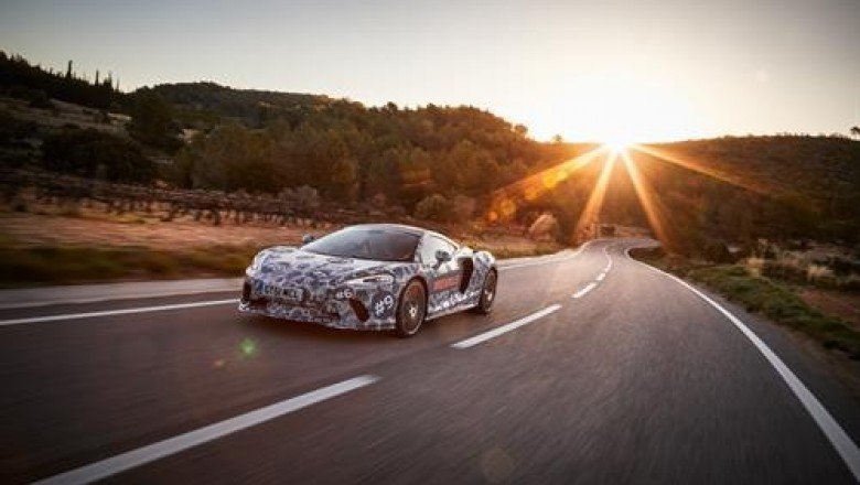McLAREN READIES RULE-BREAKING ‘GRAND TOURER’