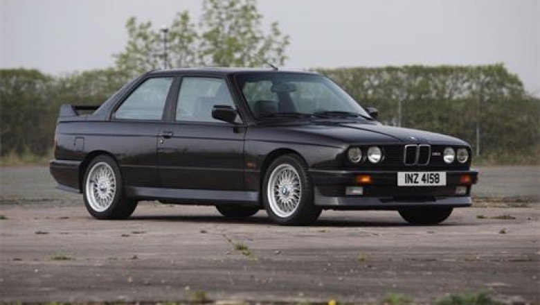 MODERN CLASSICS VERSUS YOUNG TIMERS, BMW M3S, PORSCHE AND LOTUS CARLTON IN CCA SALE