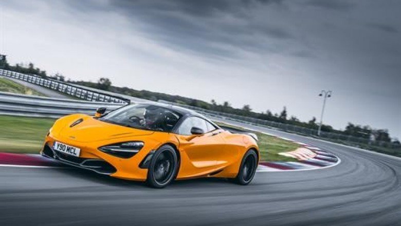 McLAREN 720S CONTINUES TO IMPRESS; NAMED 2019 WORLD PERFORMANCE CAR BY WORLD CAR AWARDS JURORS