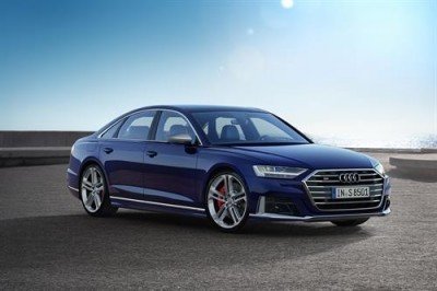 V8 TFSI POWER AND PREDICTIVE ACTIVE SUSPENSION FOR NEW 571PS AUDI S8
