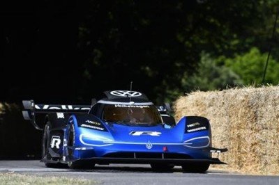 VOLKSWAGEN ELECTRIFIES GOODWOOD'S ALL-TIME HILL RECORD