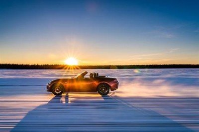 MAZDA MX-5 NAMED ROADSTER OF THE YEAR AT THE 2019 AUTO EXPRESS NEW CAR AWARDS