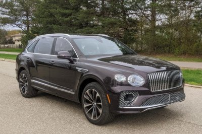 2023 Bentley Bentayga Road Test: 'Airline' spec is the way to travel