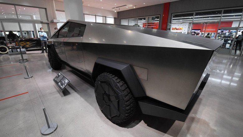 As Tesla Cybertruck Hype Soars, Skeptics Sound Off