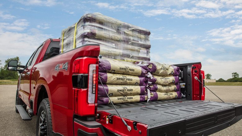Smart electronics on Ford Super Duty pickups include safety tips from ‘driving coach’