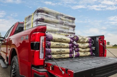 Smart electronics on Ford Super Duty pickups include safety tips from ‘driving coach’