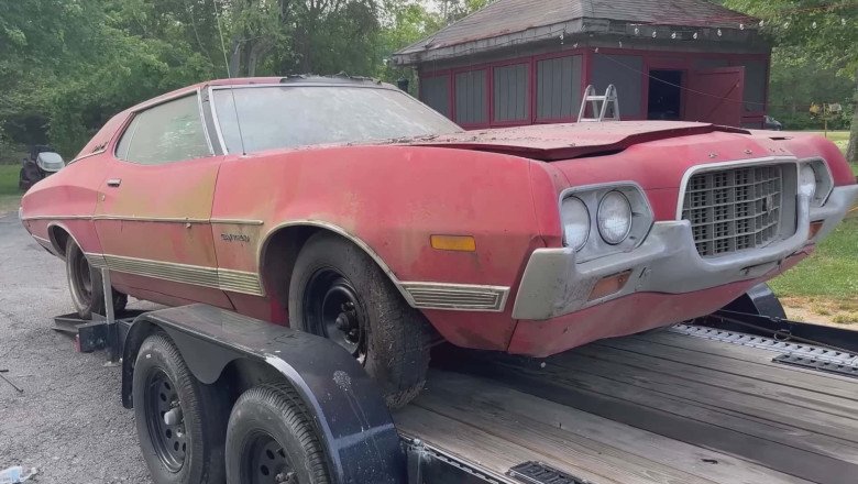 Watch 1972 Ford Gran Torino Get First Wash In 20 Years