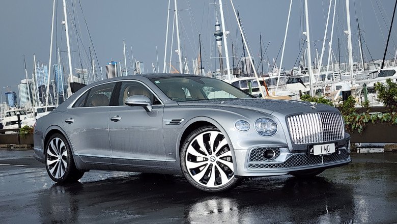 Elevating Luxury and Eco-Responsibility: The Bentley Flying Spur Hybrid