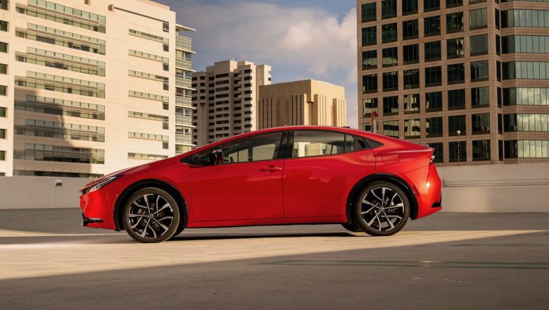 Toyota discussing when to end sales of gas cars in US