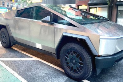 Some Dealers Use AI To Price Used Cybertrucks Because No One Seems To Know What That Price Should Be