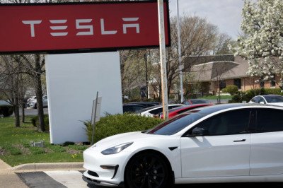 California Cops Are Finding Out Teslas Are 'Nearly Unusable' As Police Cruises