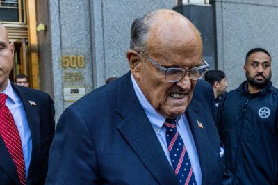 Giuliani Has One Week To Hand Over Lauren Bacall's Mercedes Or Risk Contempt Of Court