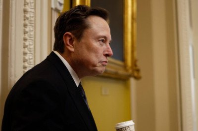 Who Is Running Tesla While Elon Musk Plays President?