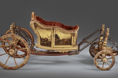 You'd Buy Me This $1.9 Million 18th-Century Royal Caleche For Christmas If You Really Loved Me