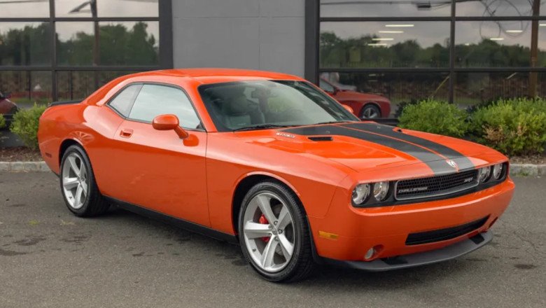 You Could Buy This One-Mile Dodge Challenger If You Have Trouble Counting That High