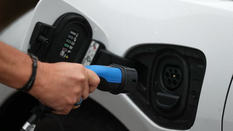 Ministers 'to water down Net Zero electric car targets next week' in bid to prop up UK industry after Trump tariffs
