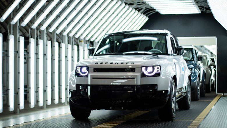 JLR pauses car deliveries to US as it considers how to deal with 25% US tariffs