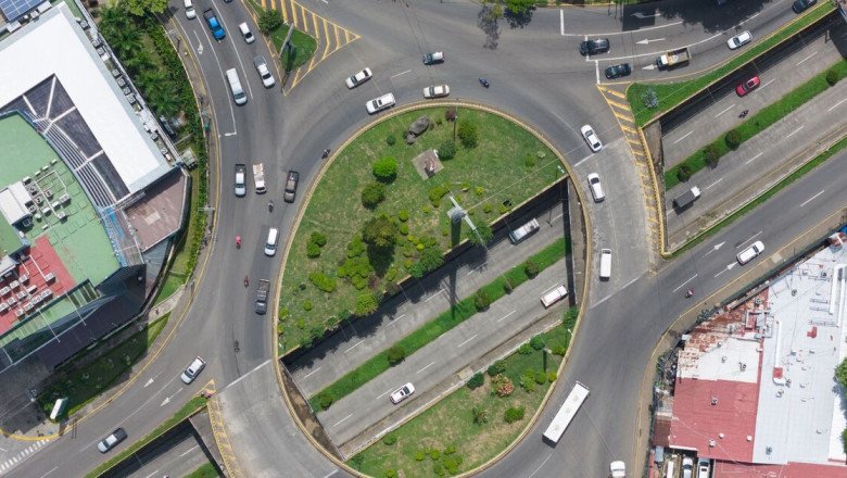 Driving expert shares little-known roundabout mistake that 'everyone is making'