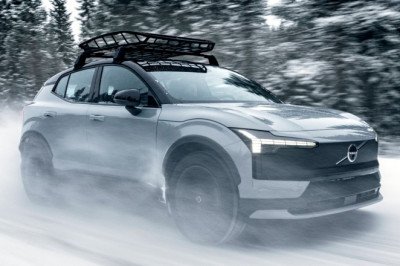 Volvo EX30 Cross Country goes on sale at £47,060