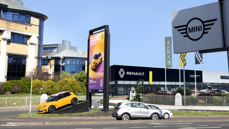 Renault takes cheeky swipe at Mini with new ad campaign outside London showroom