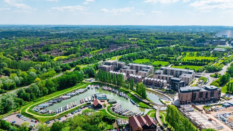 UK city one hour from London set to scrap free parking in controversial new plans