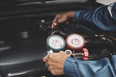 'I'm a mechanic - if your car smells like this, get it repaired right now'
