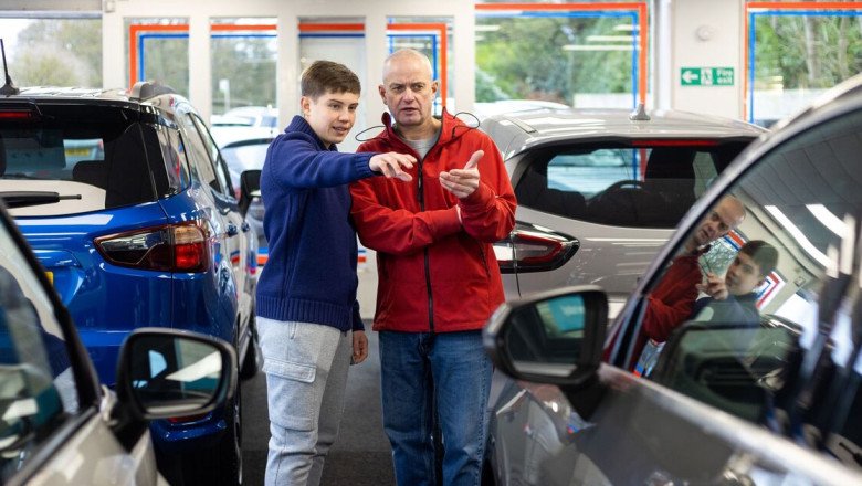 Drivers urged to buy car with 3 features to hold its value best