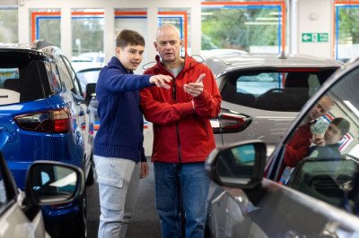 Drivers urged to buy car with 3 features to hold its value best