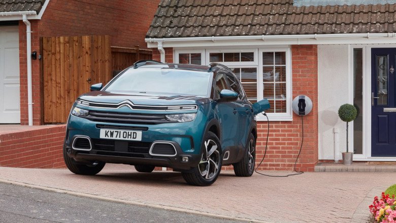 Hybrids flying off used car dealers’ forecourts as April 2025 is fastest-selling for four years
