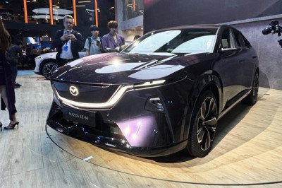 Full reveal: Mazda EZ-60 gets high-tech interior and 100-mile PHEV