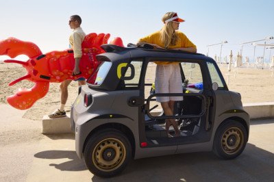 Citroën Ami Buggy Does Away With Its Doors And Roof, But Adds Steelies And A Robot Bobblehead