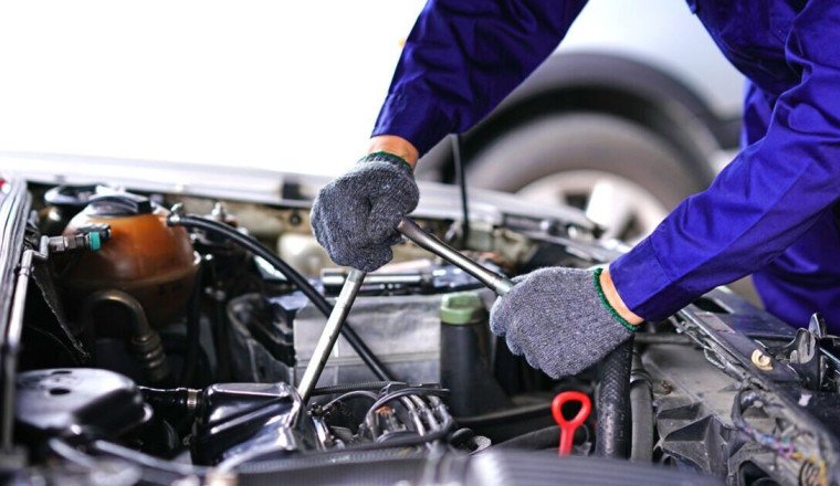 ‘I’m a mechanic - motorists at risk of major mistake which could damage vehicle'