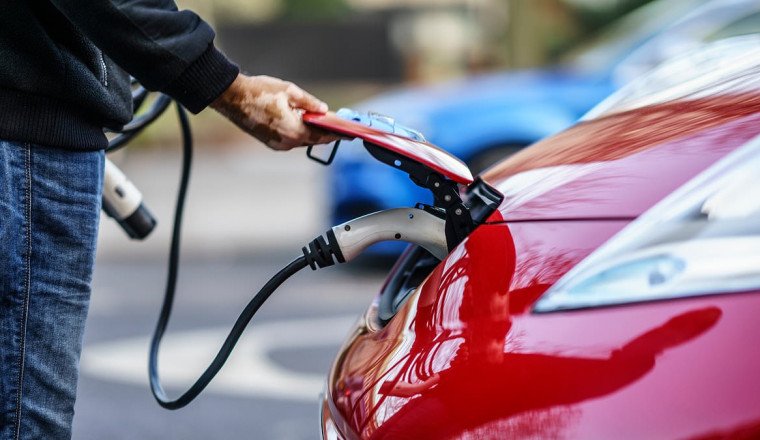 Not Zero! Parliament scraps its own EV chargers due to 'health and safety'