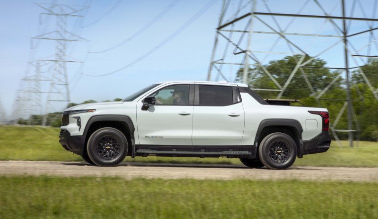 Silverado EV Beats Lucid Air In Long-Range Electric Title Fight