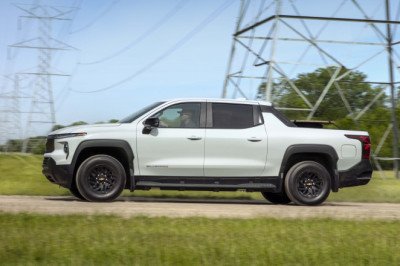 Silverado EV Beats Lucid Air In Long-Range Electric Title Fight