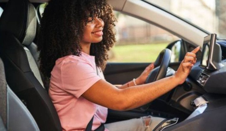Little known button keeps car cool in hot weather and saves on fuel