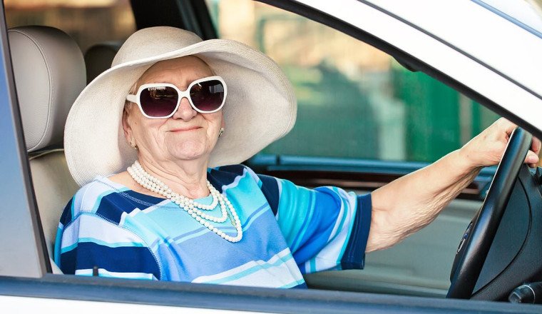 Time for older drivers to have regular eye tests? Crash data suggests so...